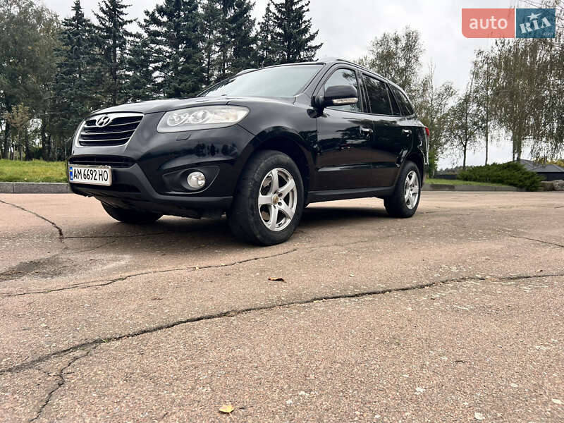 Внедорожник / Кроссовер Hyundai Santa FE 2011 в Житомире