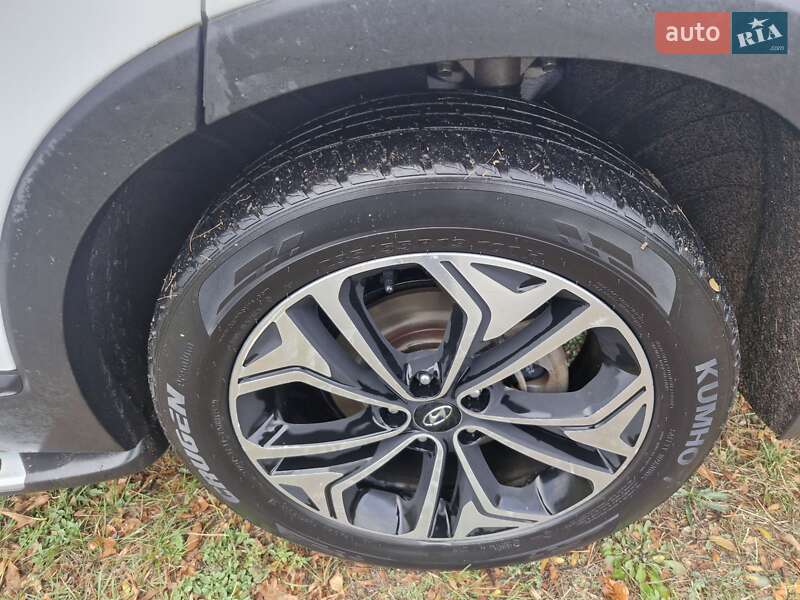 Внедорожник / Кроссовер Hyundai Santa FE 2018 в Смеле