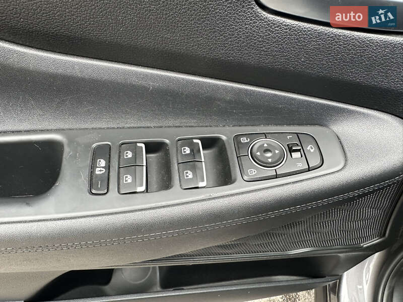 Внедорожник / Кроссовер Hyundai Santa FE 2020 в Киеве