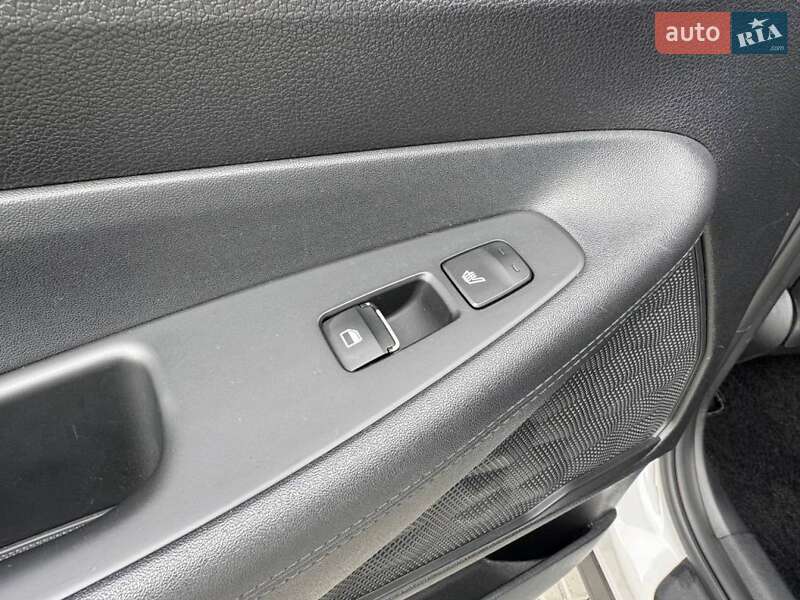 Внедорожник / Кроссовер Hyundai Santa FE 2018 в Киеве