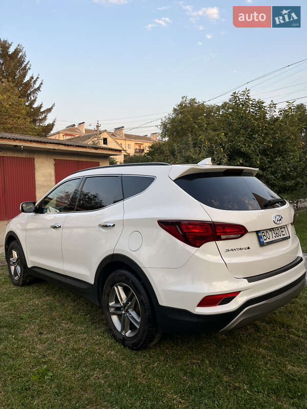 Внедорожник / Кроссовер Hyundai Santa FE 2016 в Борщеве
