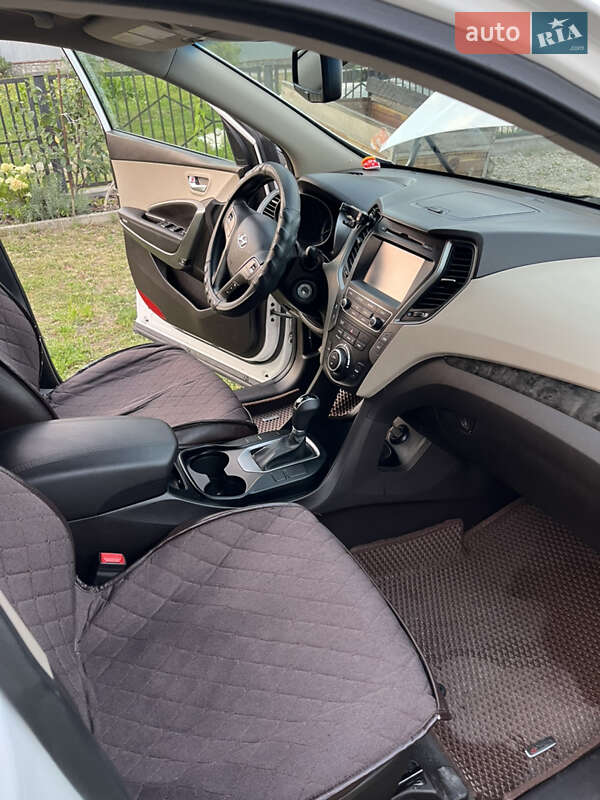 Внедорожник / Кроссовер Hyundai Santa FE 2016 в Борщеве