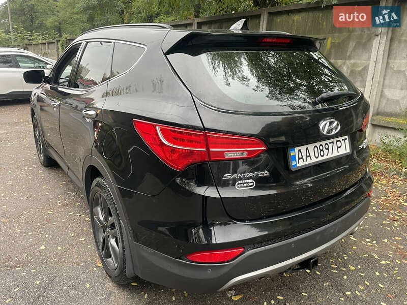 Внедорожник / Кроссовер Hyundai Santa FE 2015 в Киеве
