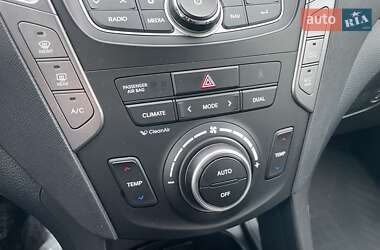 Внедорожник / Кроссовер Hyundai Santa FE 2013 в 