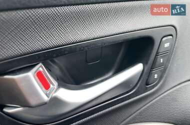 Внедорожник / Кроссовер Hyundai Santa FE 2013 в 