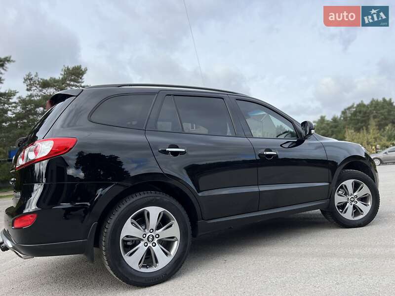 Внедорожник / Кроссовер Hyundai Santa FE 2012 в Радивилове