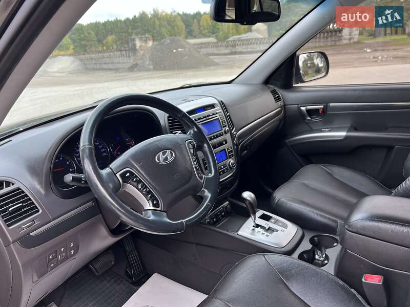 Внедорожник / Кроссовер Hyundai Santa FE 2012 в Радивилове