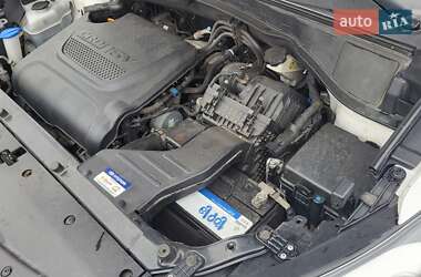 Внедорожник / Кроссовер Hyundai Santa FE 2014 в 