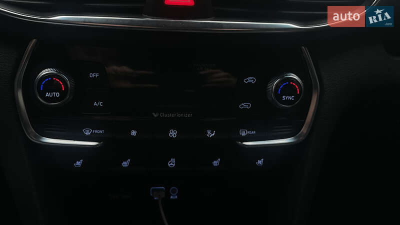 Позашляховик / Кросовер Hyundai Santa FE 2019 в Умані