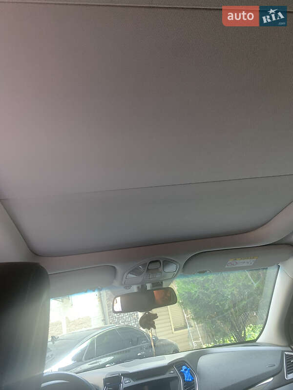 Позашляховик / Кросовер Hyundai Santa FE 2014 в Києві