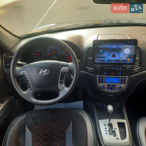 Позашляховик / Кросовер Hyundai Santa FE 2010 в Івано-Франківську