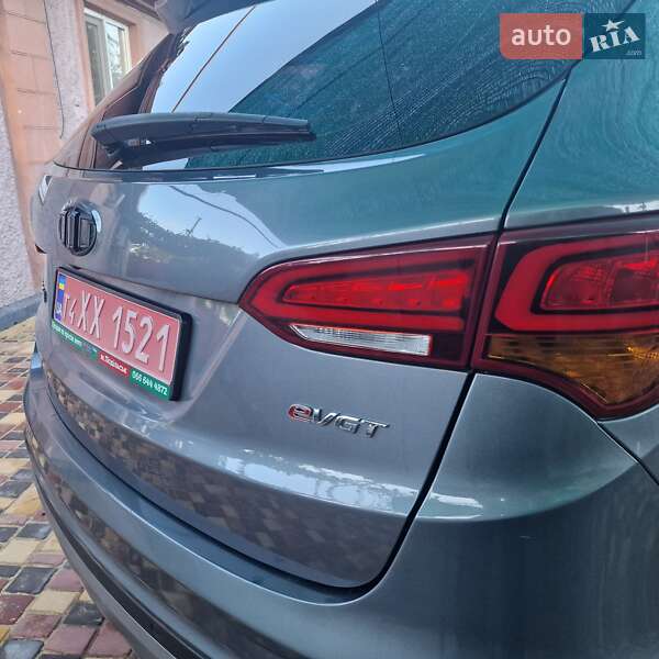 Внедорожник / Кроссовер Hyundai Santa FE 2016 в Подольске