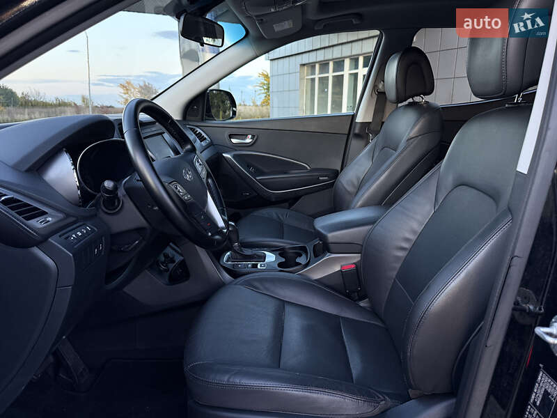 Внедорожник / Кроссовер Hyundai Santa FE 2015 в Радивилове