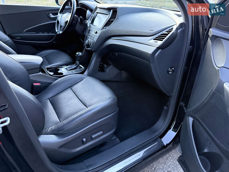 Внедорожник / Кроссовер Hyundai Santa FE 2015 в Радивилове