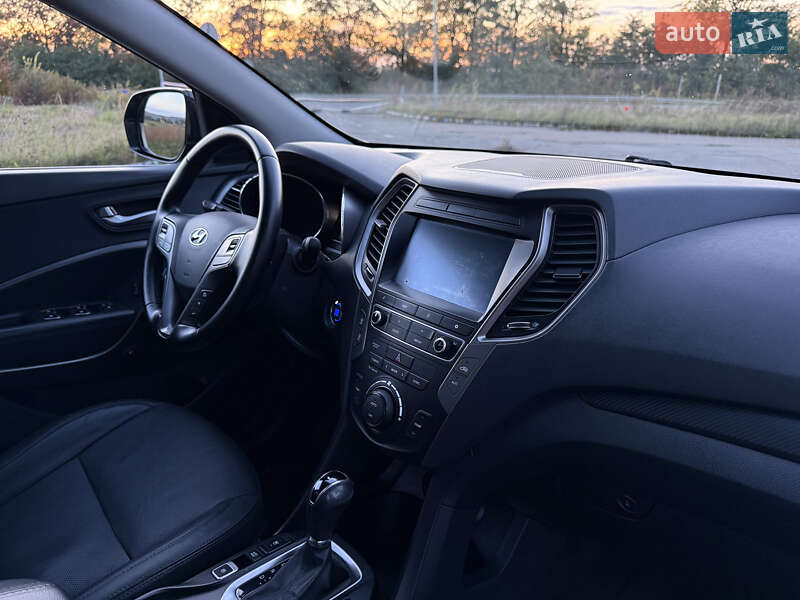 Внедорожник / Кроссовер Hyundai Santa FE 2015 в Радивилове