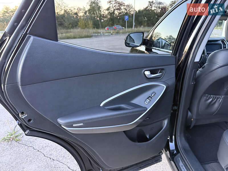 Внедорожник / Кроссовер Hyundai Santa FE 2015 в Радивилове