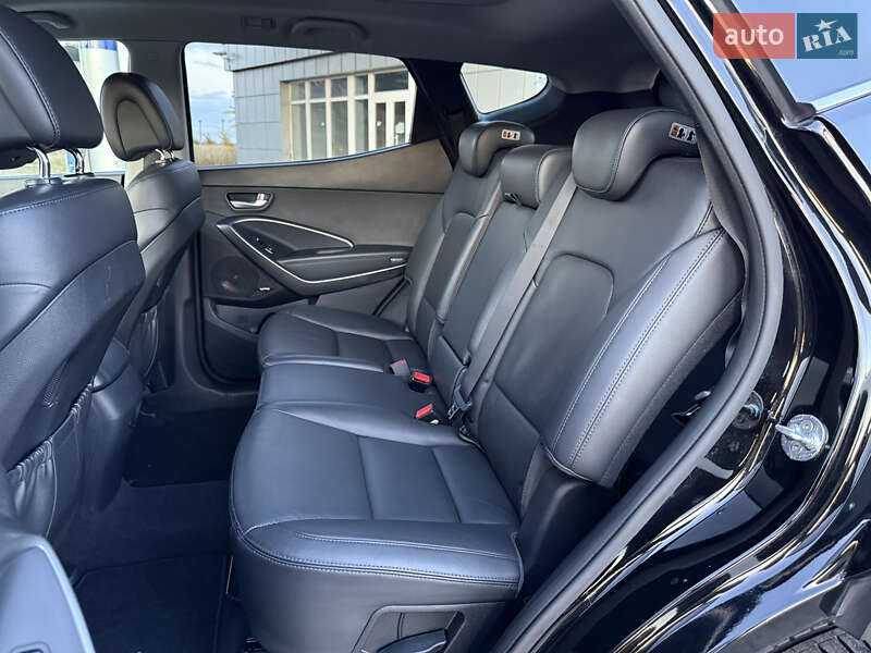 Внедорожник / Кроссовер Hyundai Santa FE 2015 в Радивилове