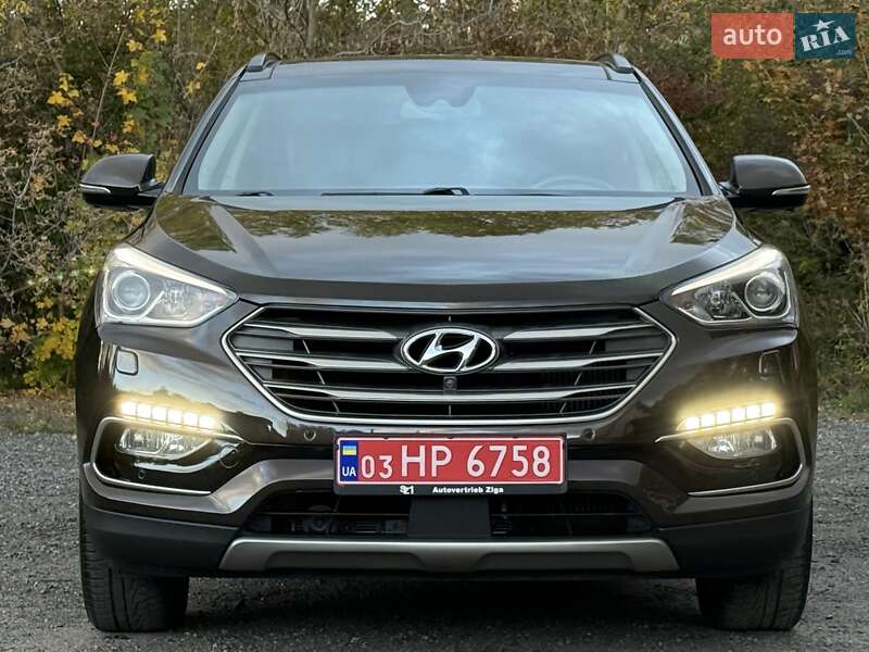 Внедорожник / Кроссовер Hyundai Santa FE 2016 в Гнивани