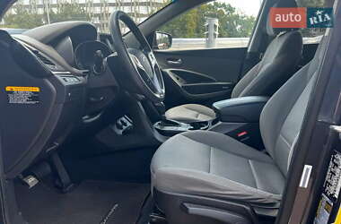 Внедорожник / Кроссовер Hyundai Santa FE 2015 в 