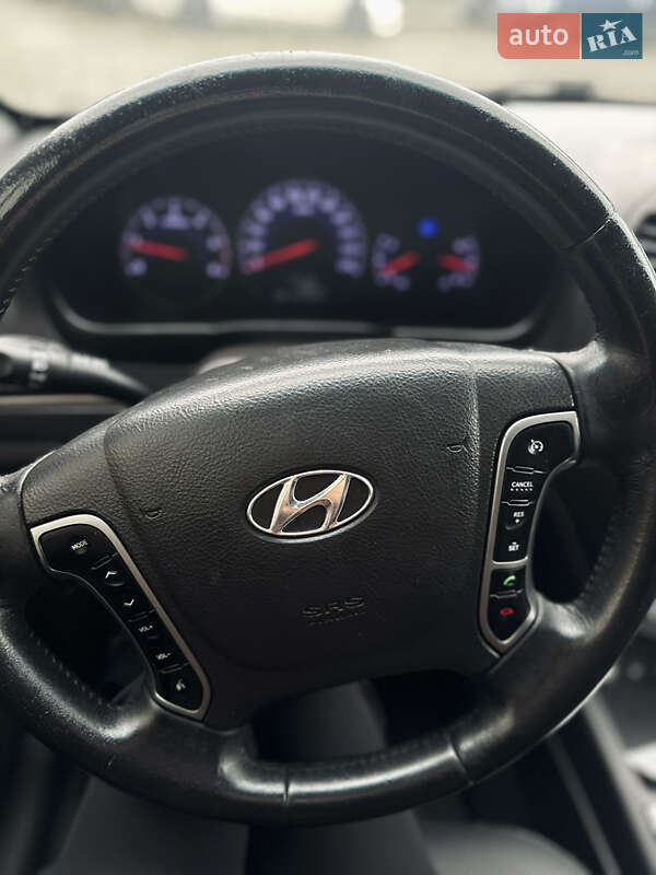Позашляховик / Кросовер Hyundai Santa FE 2011 в Коломиї