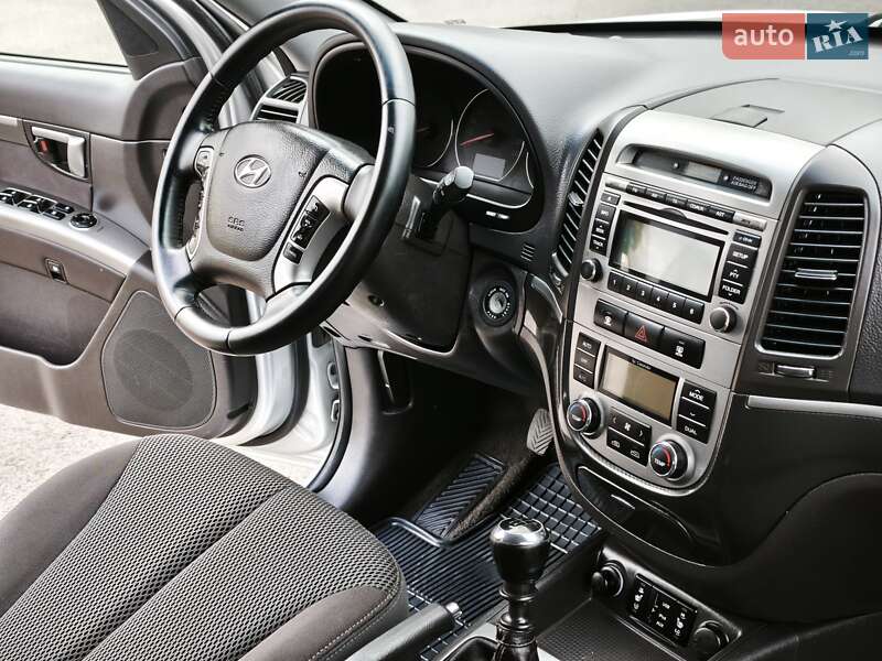 Внедорожник / Кроссовер Hyundai Santa FE 2010 в Ковеле