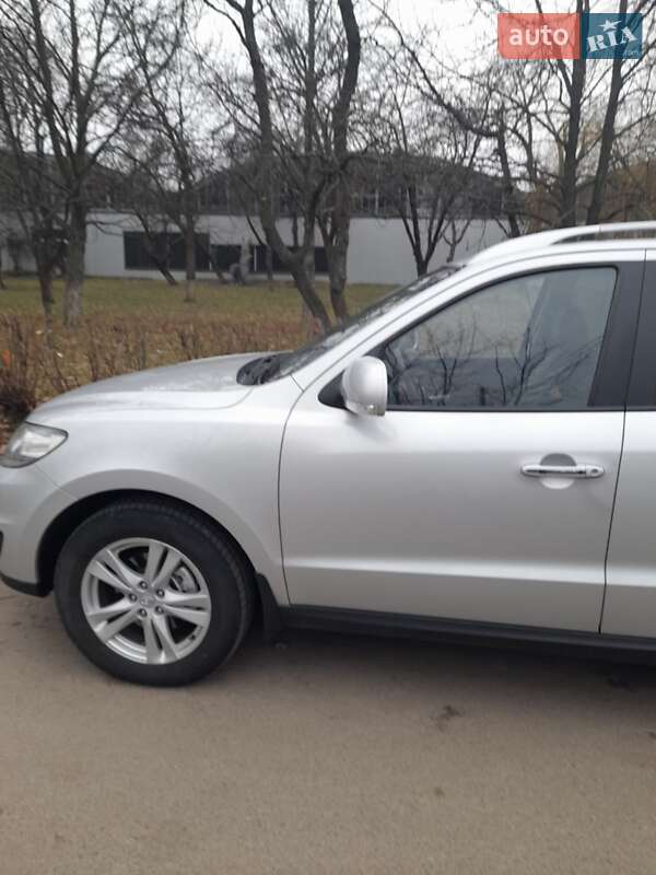 Позашляховик / Кросовер Hyundai Santa FE 2010 в Києві фото 3 Позашляховик / Кросовер Hyundai Santa FE 2010 в Києві