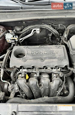 Внедорожник / Кроссовер Hyundai Santa FE 2011 в 
