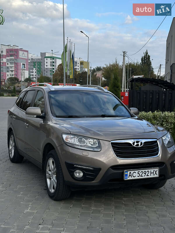Внедорожник / Кроссовер Hyundai Santa FE 2011 в 