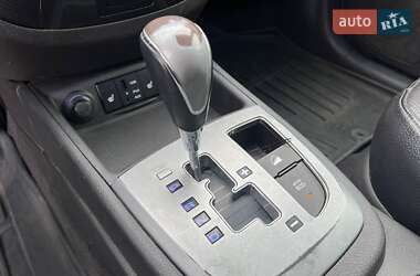 Внедорожник / Кроссовер Hyundai Santa FE 2012 в 