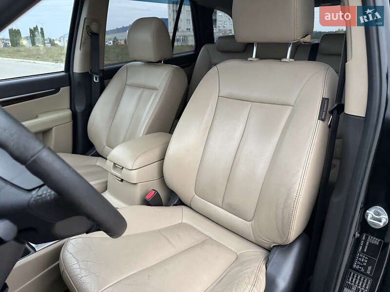 Внедорожник / Кроссовер Hyundai Santa FE 2011 в Киеве