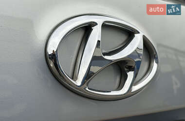 Внедорожник / Кроссовер Hyundai Santa FE 2014 в 