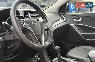 Внедорожник / Кроссовер Hyundai Santa FE 2014 в 