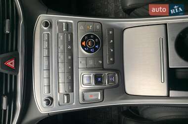 Внедорожник / Кроссовер Hyundai Santa FE 2021 в 