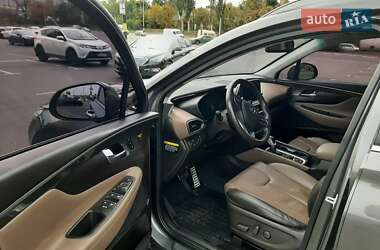 Внедорожник / Кроссовер Hyundai Santa FE 2019 в 