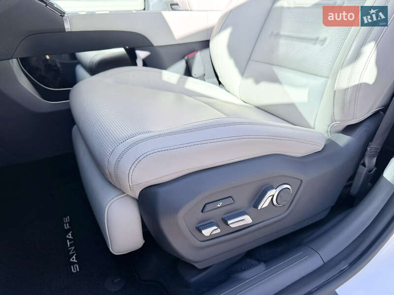 Внедорожник / Кроссовер Hyundai Santa FE 2024 в Киеве