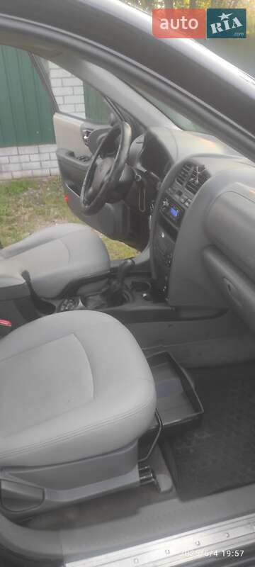 Внедорожник / Кроссовер Hyundai Santa FE 2005 в Киеве фото 22 Внедорожник / Кроссовер Hyundai Santa FE 2005 в Киеве
