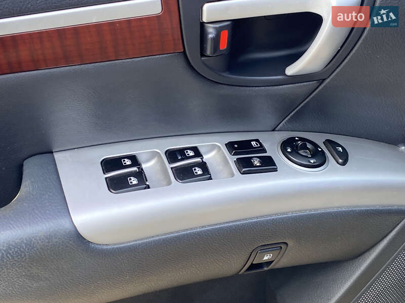 Внедорожник / Кроссовер Hyundai Santa FE 2008 в Киеве