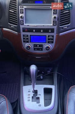 Внедорожник / Кроссовер Hyundai Santa FE 2008 в 
