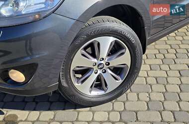 Внедорожник / Кроссовер Hyundai Santa FE 2012 в 