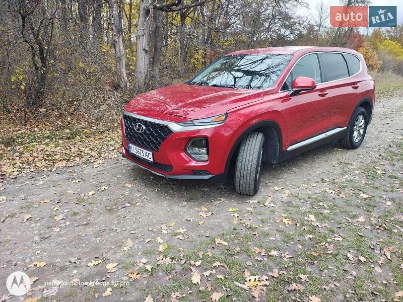Внедорожник / Кроссовер Hyundai Santa FE 2019 в Ракитном
