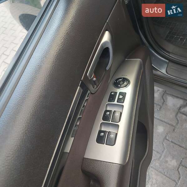 Внедорожник / Кроссовер Hyundai Santa FE 2011 в Хмельницком