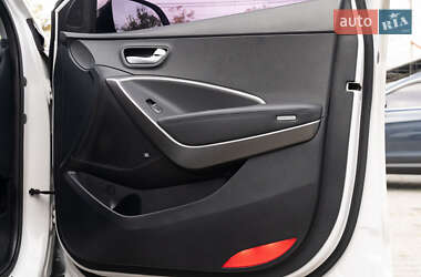 Внедорожник / Кроссовер Hyundai Santa FE 2015 в 