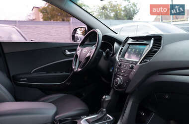 Внедорожник / Кроссовер Hyundai Santa FE 2015 в 