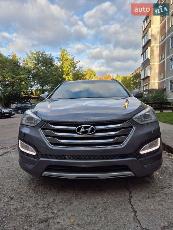 Позашляховик / Кросовер Hyundai Santa FE 2013 в Вараші