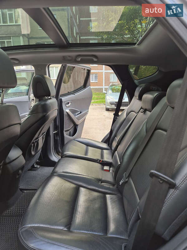 Позашляховик / Кросовер Hyundai Santa FE 2013 в Вараші