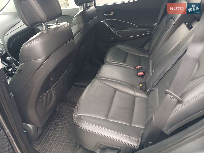 Позашляховик / Кросовер Hyundai Santa FE 2017 в Чорнобаї