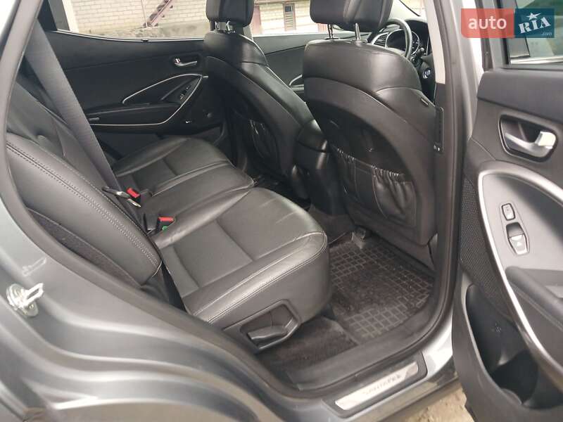 Позашляховик / Кросовер Hyundai Santa FE 2017 в Чорнобаї