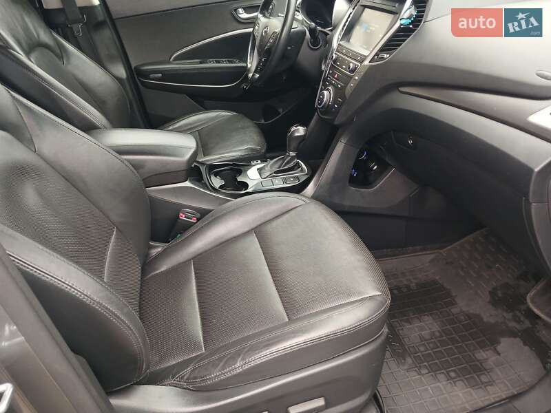 Позашляховик / Кросовер Hyundai Santa FE 2017 в Чорнобаї