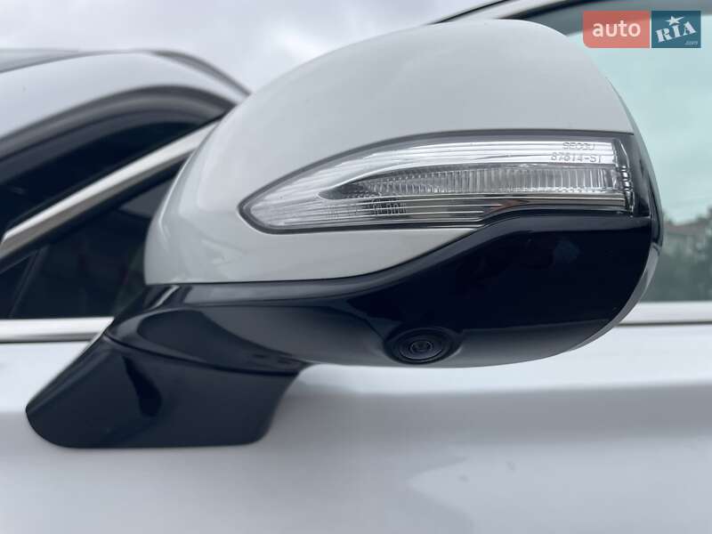 Внедорожник / Кроссовер Hyundai Santa FE 2018 в Черновцах