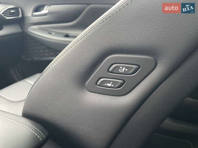 Внедорожник / Кроссовер Hyundai Santa FE 2018 в Черновцах